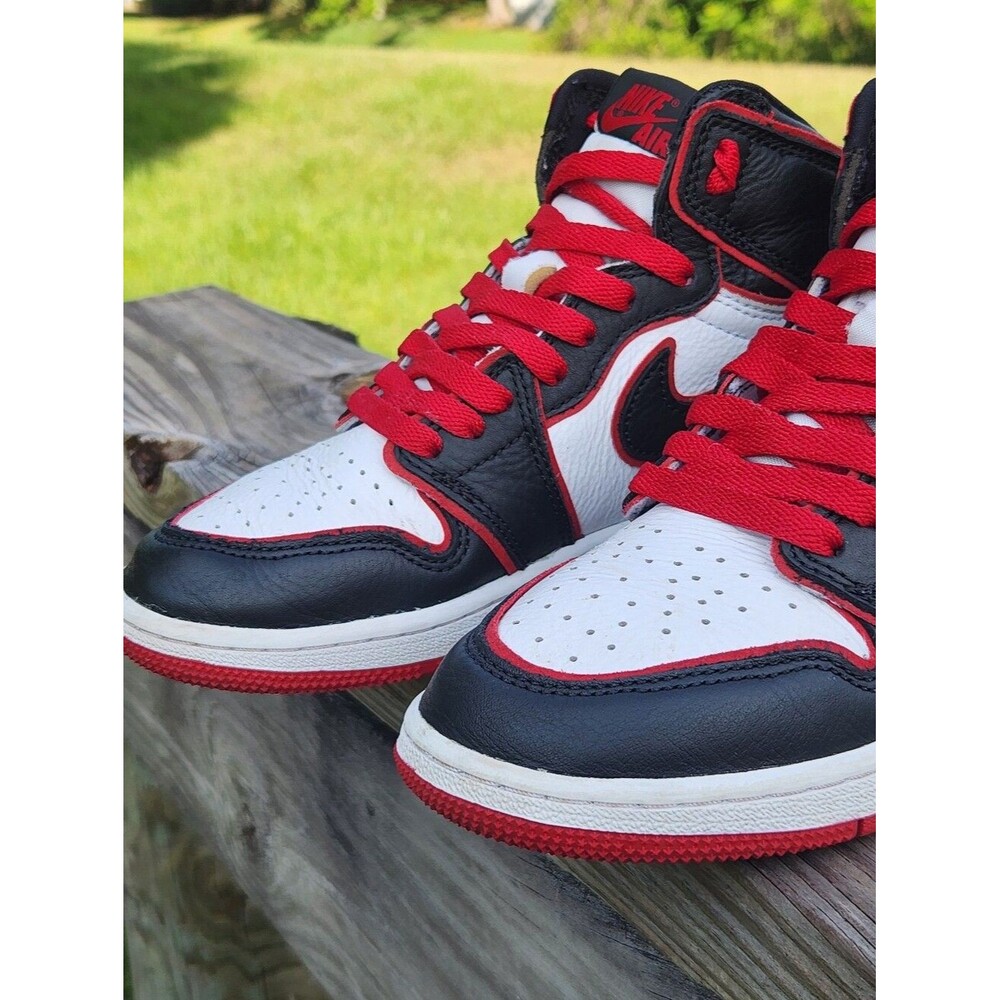 Nike Air Jordan 1 Retro 'Bloodline' Big Kids Size 4.5 Youth Black Red Sneackers - Picture 10 of 15